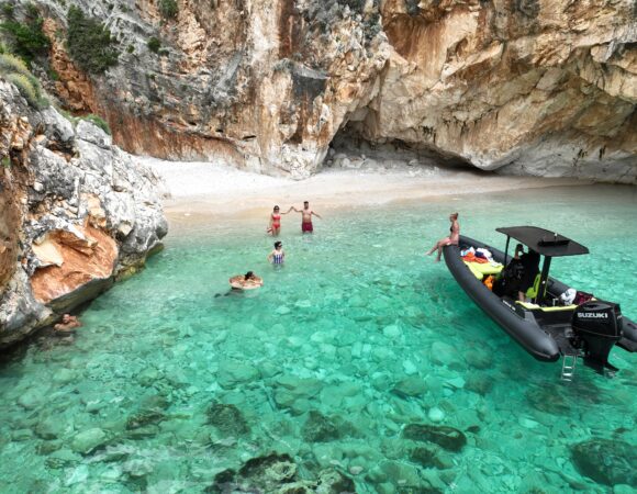 Dafina Bay & Haxhi Ali Cave Tour Guidato Per Piccoli Gruppi