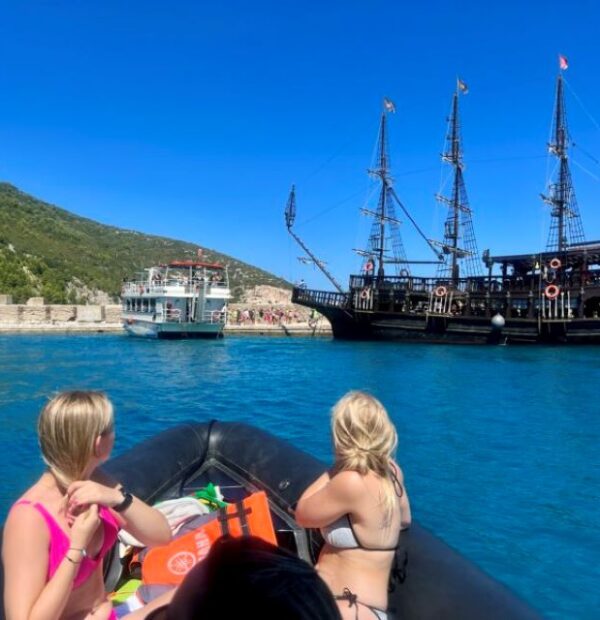 Sazan Island & Haxhi Ali Cave Speedboat Tour